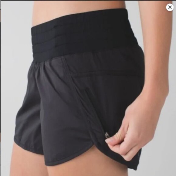 Lululemon Tracker Short V Women's Size 4 - Black w/8" Rise & 3.5″ inseam - Picture 2 of 14